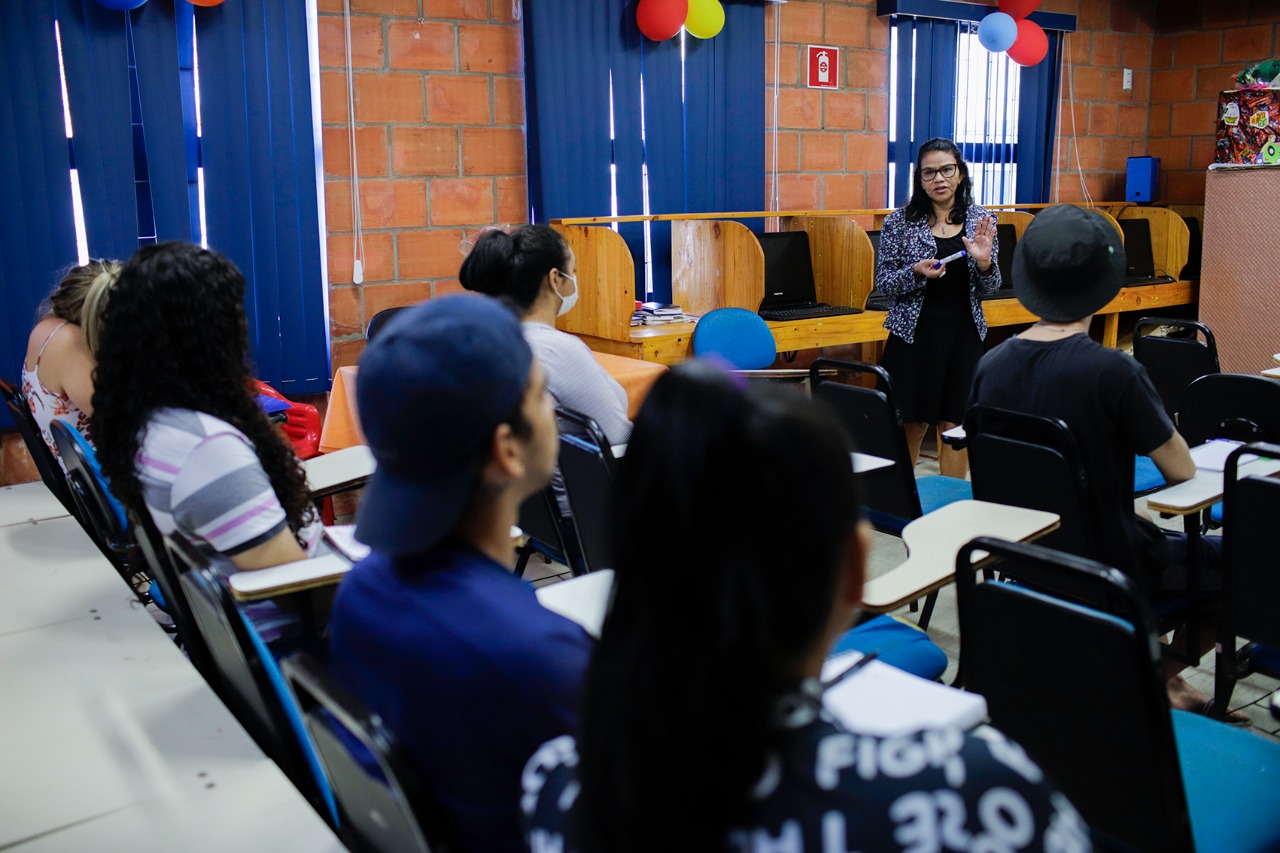 Moradores do Prosamin ganham cursos profissionalizantes em Manaus