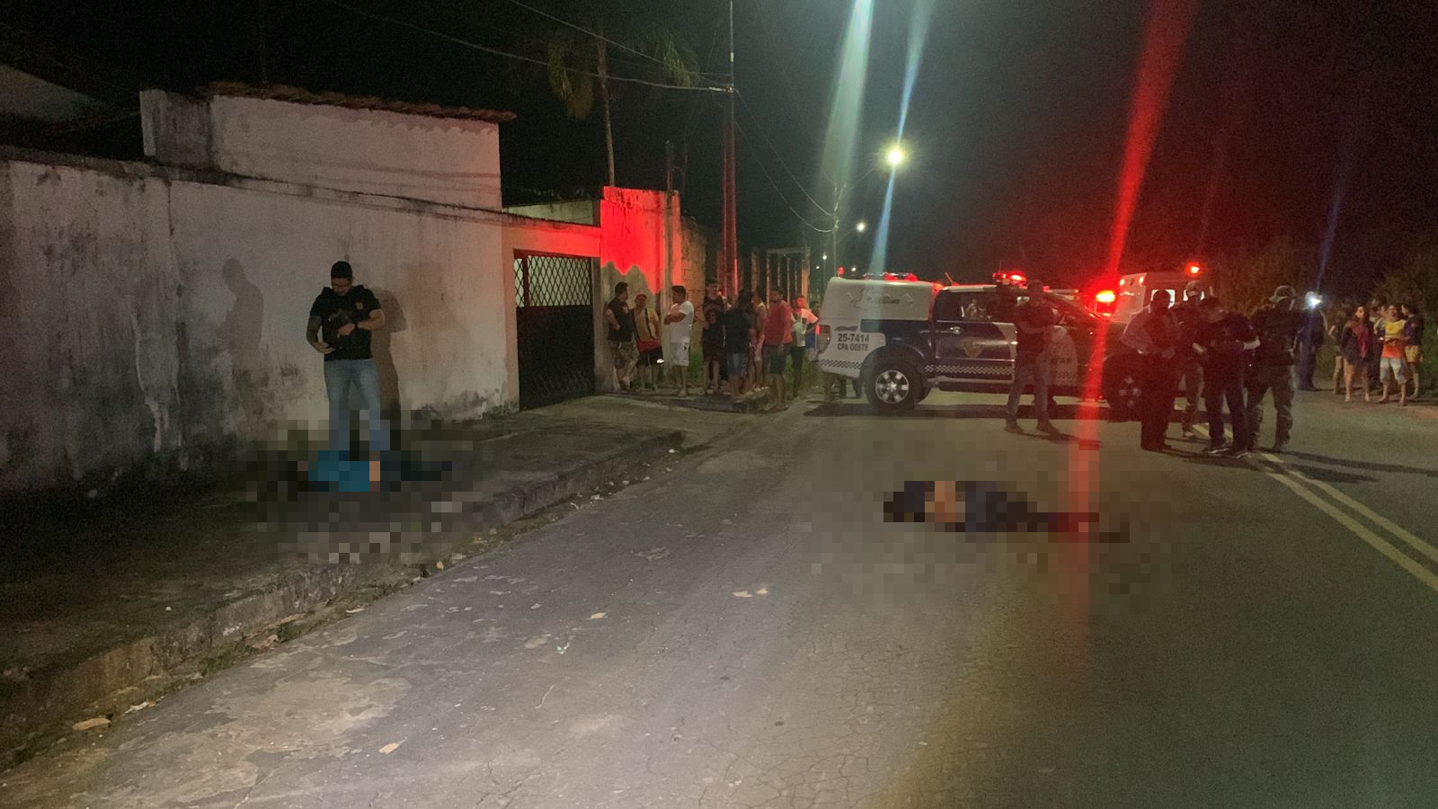Dupla é jogada de carro e executada com tiros na cabeça em Manaus