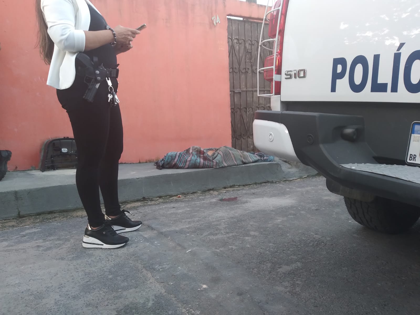 Babá é morta ao entregar bebê para mãe embriagada em Manaus