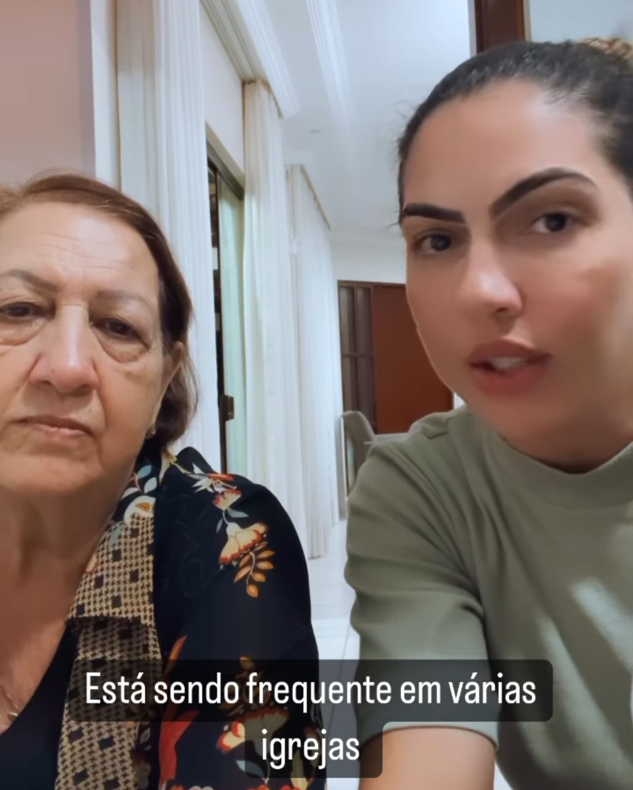Mãe de influencer tem bolsa furtada por mulher durante missa; Vídeo 