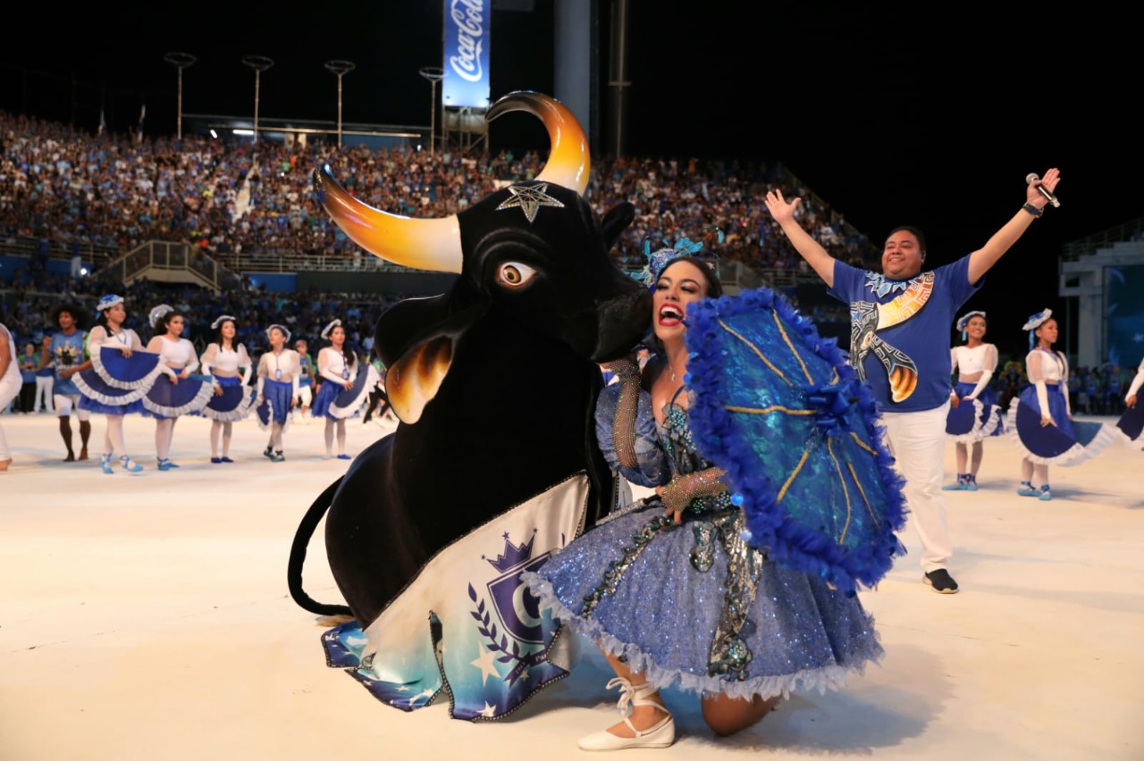 Caprichoso lota arquibancada em noite de passagem de som em Parintins