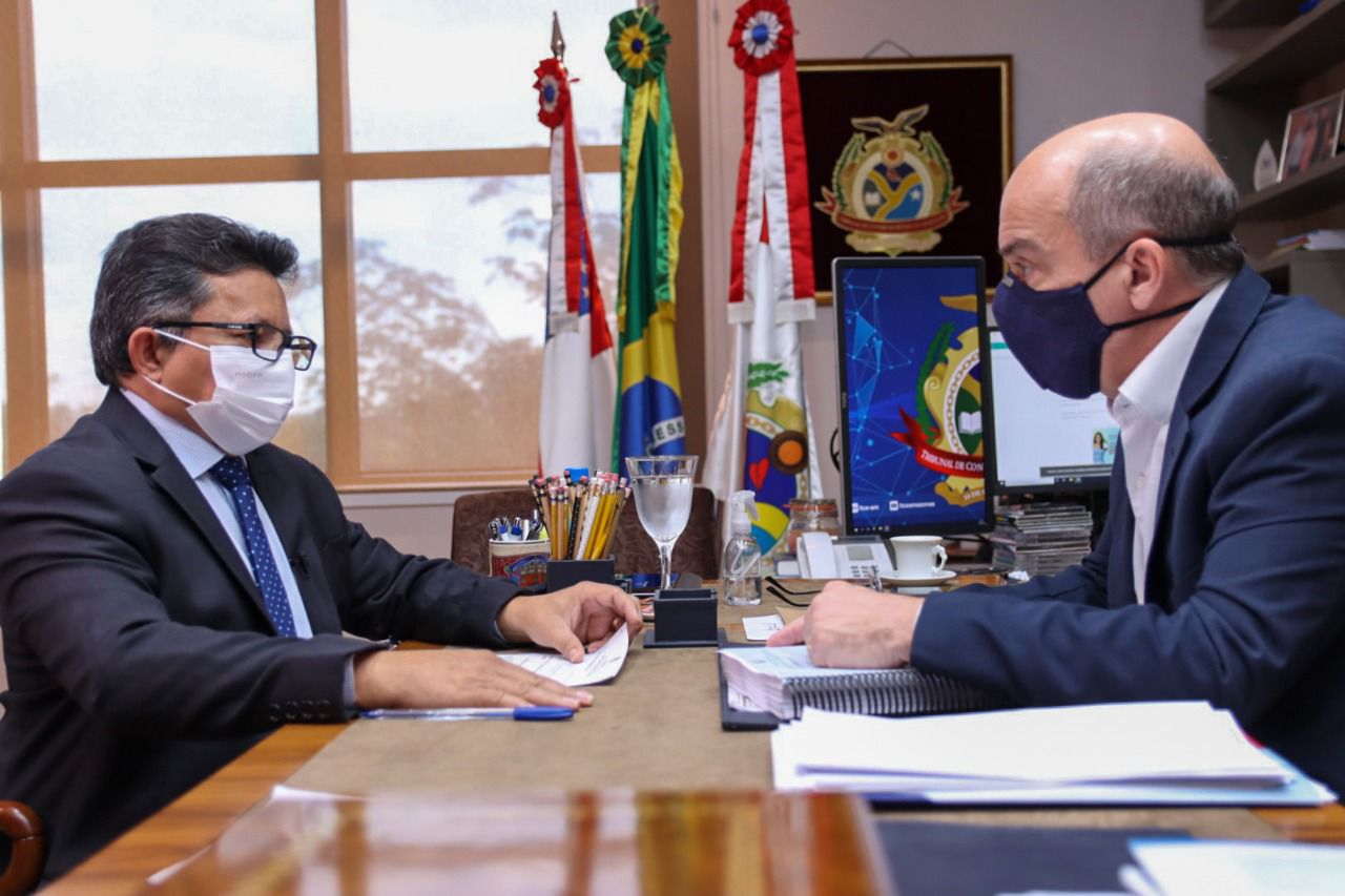 TCE recebe relatório final da CPI da Amazonas Energia