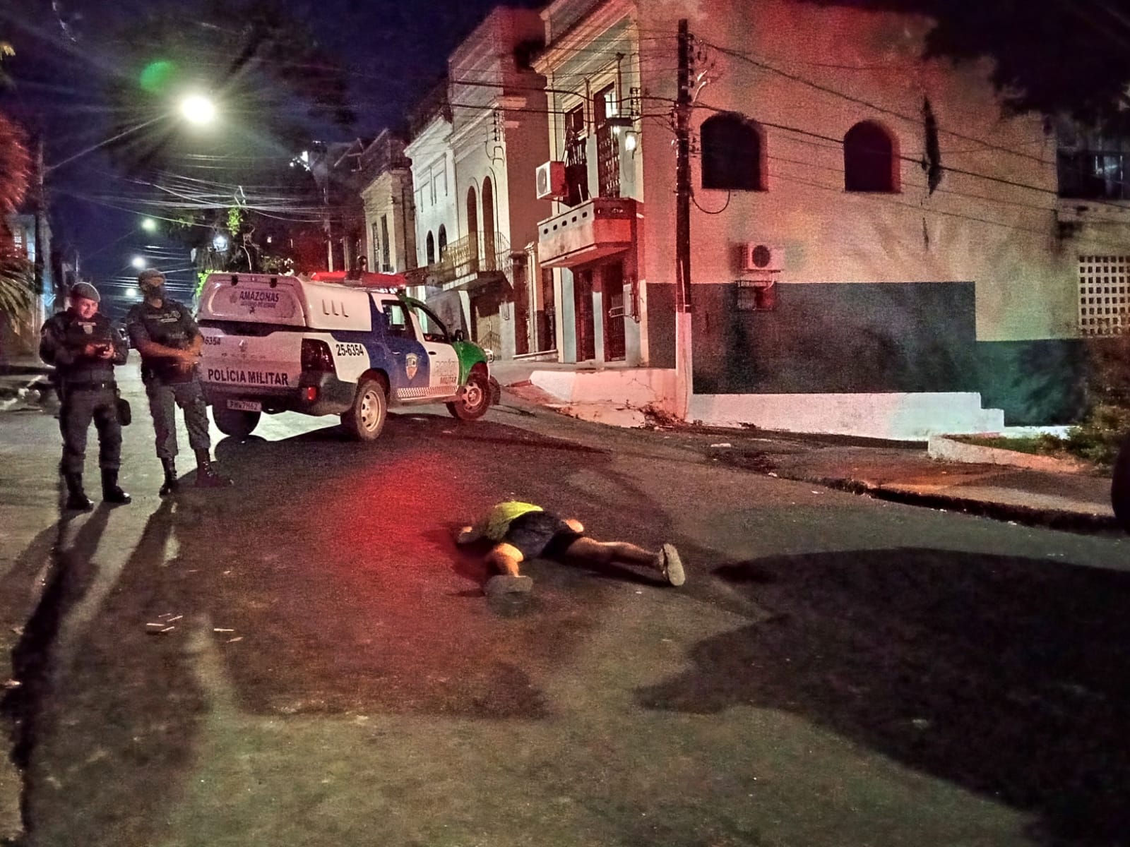 Homem tenta correr mas é morto com tiro nas costas em Manaus