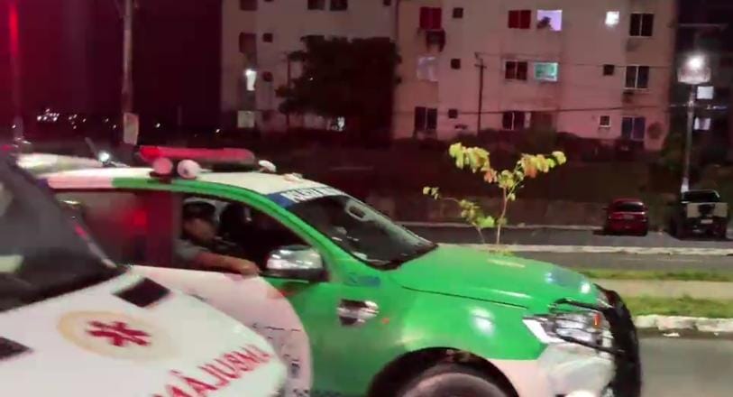 Homem leva surra violenta por membros de facção em Manaus