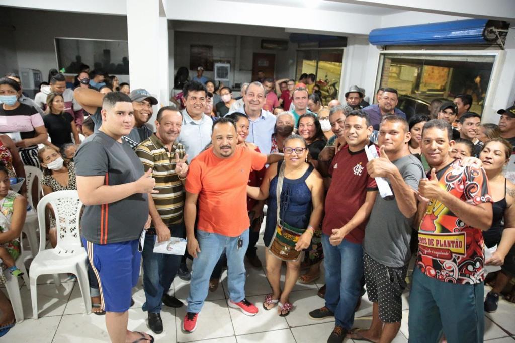 Omar Aziz conversa com famílias da Zona Norte sobre trabalhos sociais em Manaus