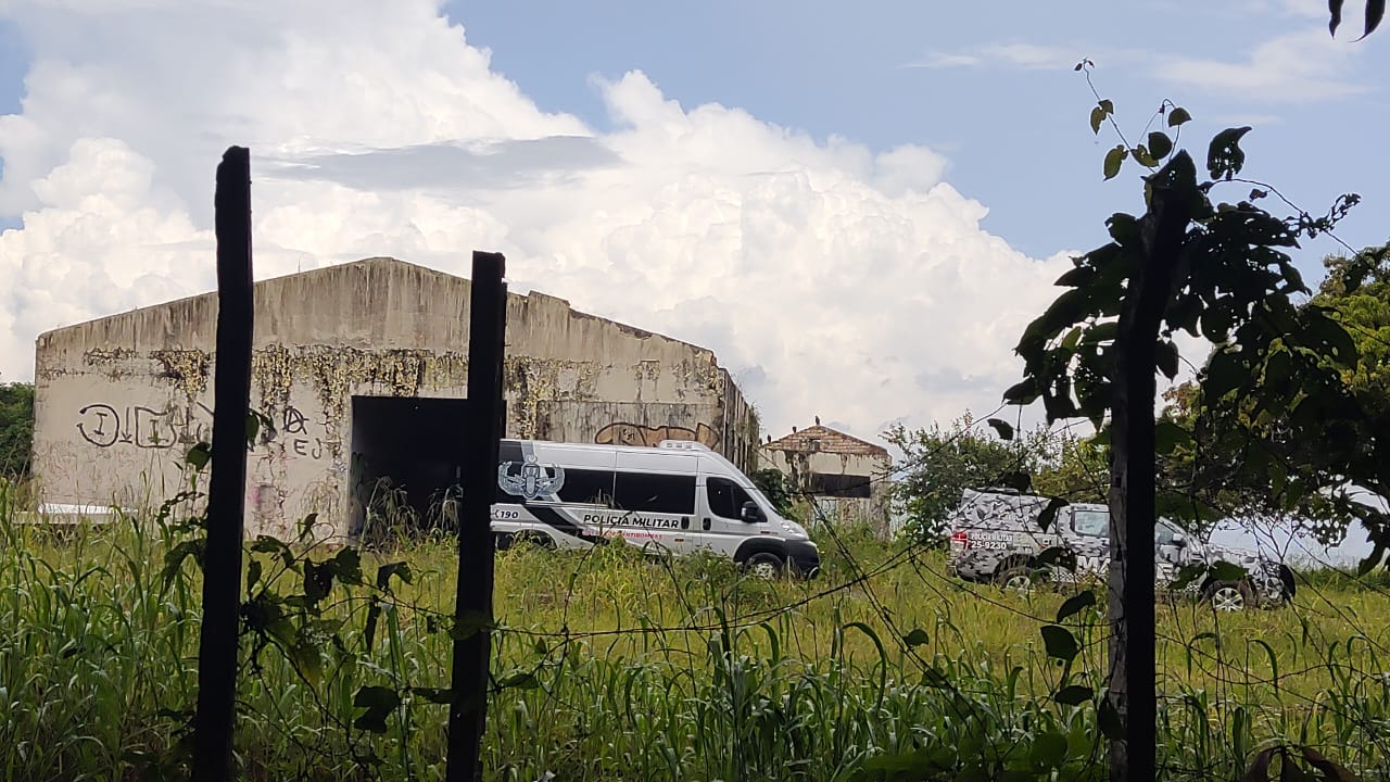 Bomba usada em pesca ilegal é encontrada em galpão em Manaus 
