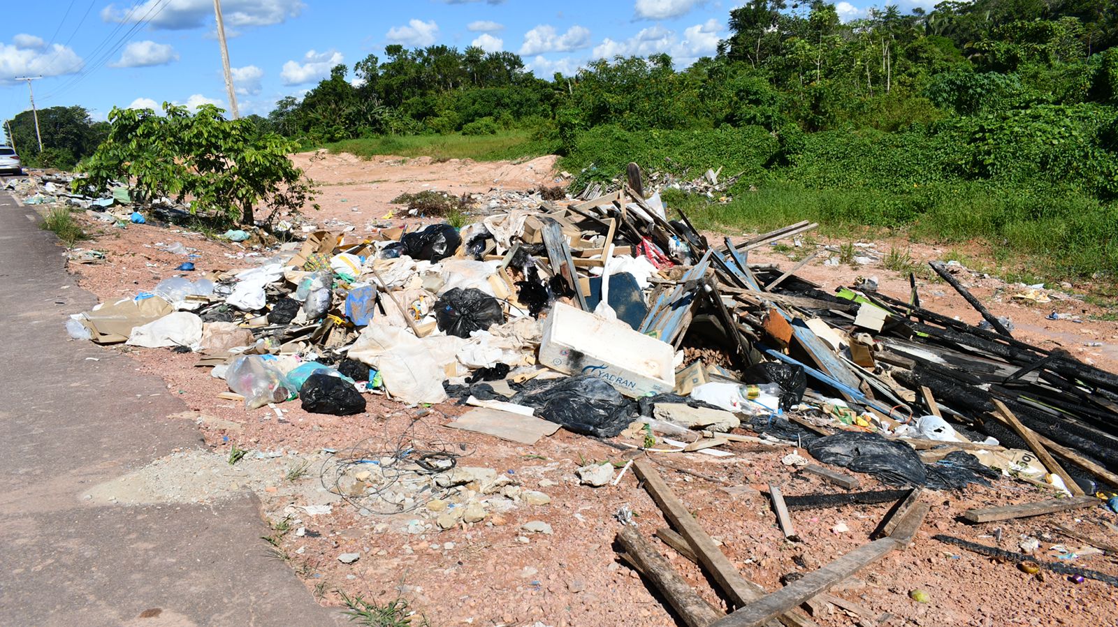 O lixo prejudica a saúde e o turismo