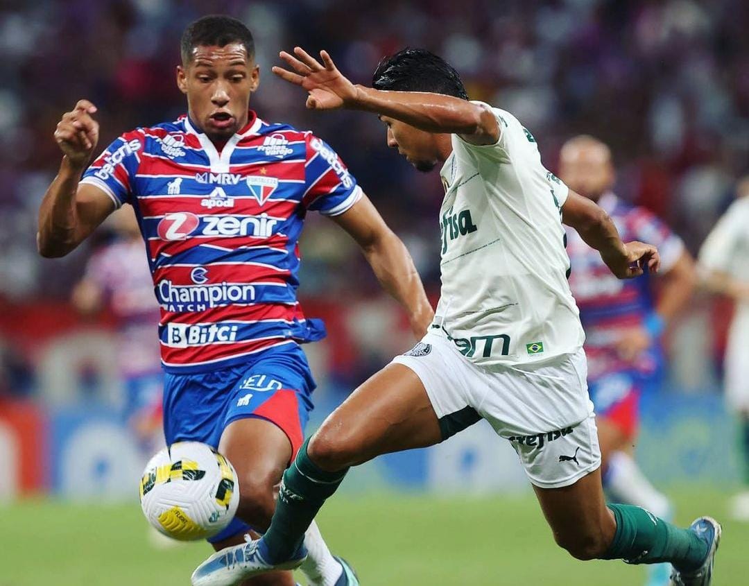 Palmeiras e Fortaleza empatam em jogo finalizado por falta de luz