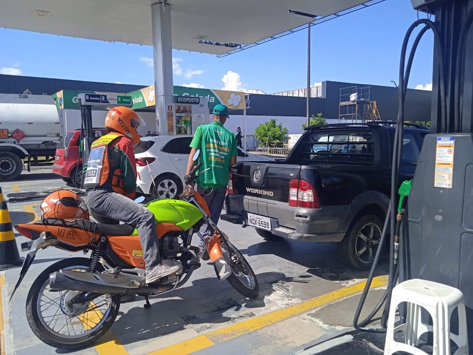 Preço da gasolina dispara em postos de combustíveis em Manaus 