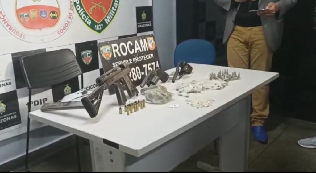 Dupla tenta fugir mas acaba presa com submetralhadora e drogas em Manaus
