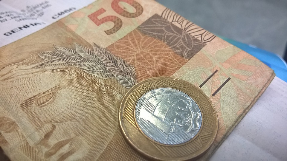 Auxílio Brasil deve ser de R$ 400 em 2023