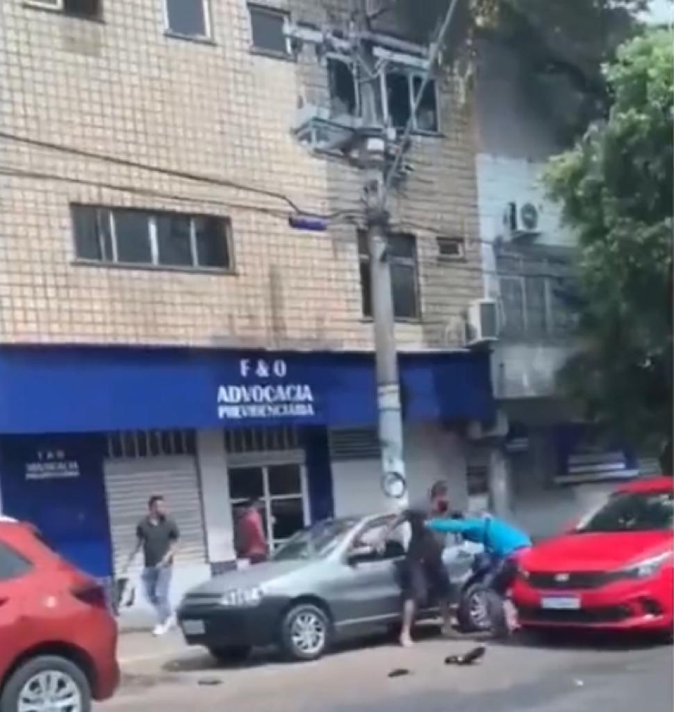 Vídeo mostra Fiscal da Zona Azul sendo agredido no Centro de Manaus