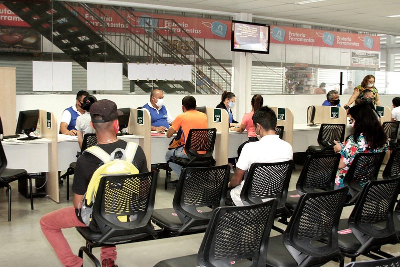 Balcão de empregos do Sine seleciona candidatos para 272 vagas em Manaus