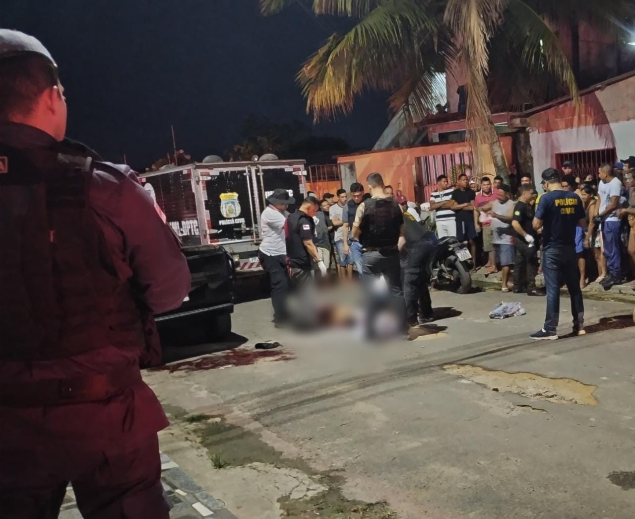 Cadeirante é morto com mais de 16 tiros na frente de casa em Manaus 