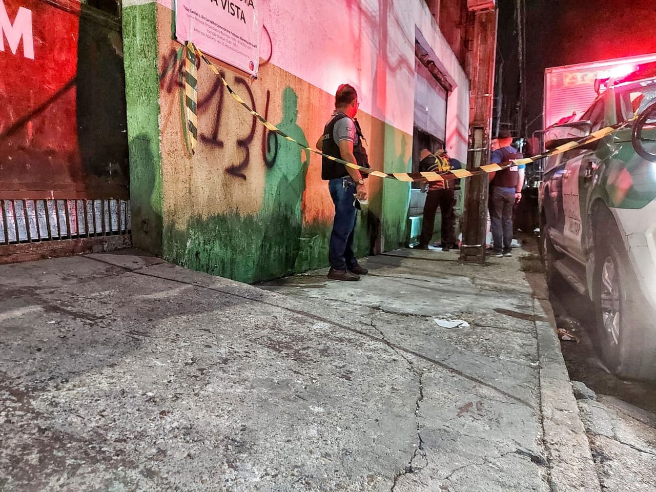 Homem é morto a tiros por dupla em moto em Manaus