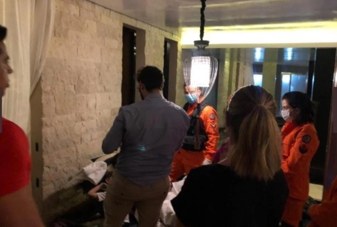 Mulher dá à luz durante exercício em academia