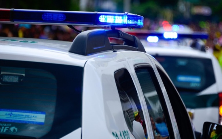 Mulher morde e arranca pedaço de orelha de funcionária de abrigo