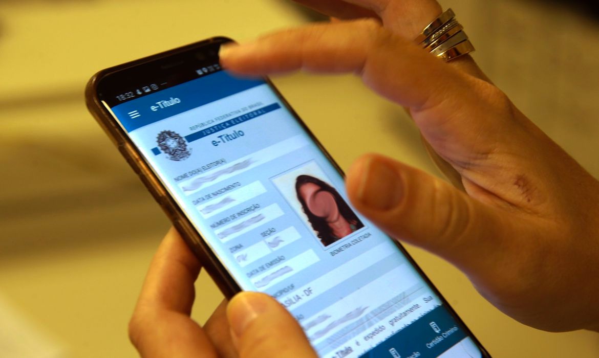 Eleitores podem baixar o e-Título até este sábado