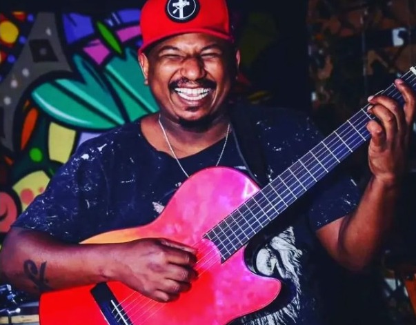 Pagodeiro é morto com tiro na cabeça por urinar em muro 