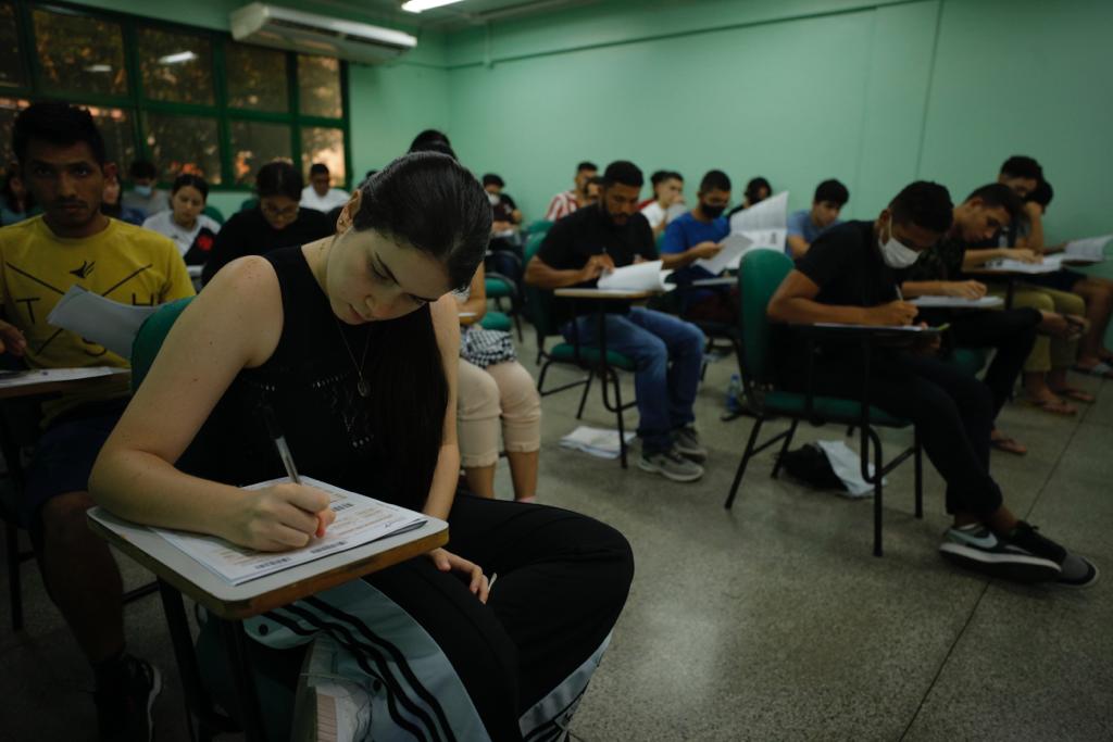 Mais de 50 mil candidatos iniciam provas do Vestibular da UEA neste domingo