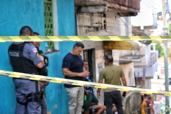 ‘Marreco’ é perseguido e morto a tiros em beco de Manaus