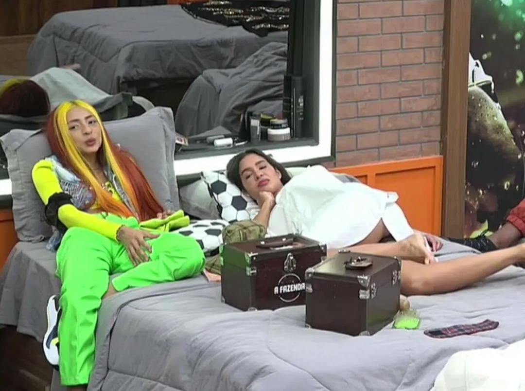 Ruivinha de Marte insinua que pai de Bia procurou Deolane antes do reality