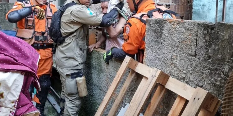 Homem é encontrado morto após prédio desabar