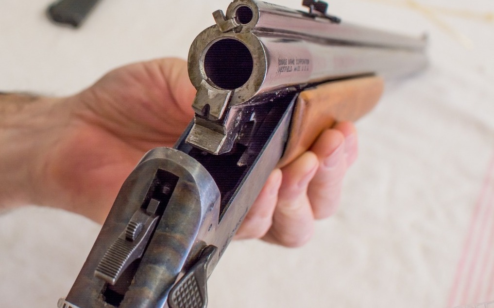 Caçador atira acidentalmente na própria perna e agoniza até a morte 