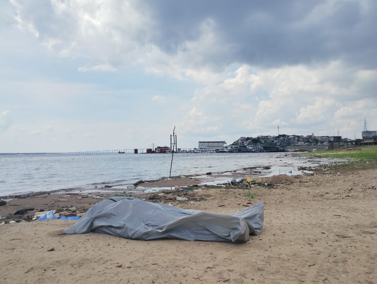 Homem morre afogado da praia da Ponta Negra em Manaus