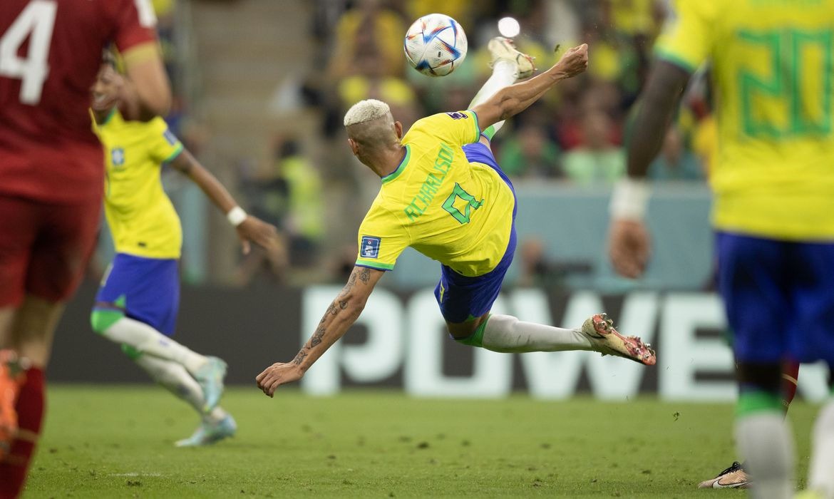 Richarlison diz que gol de voleio foi um dos mais bonitos da carreira