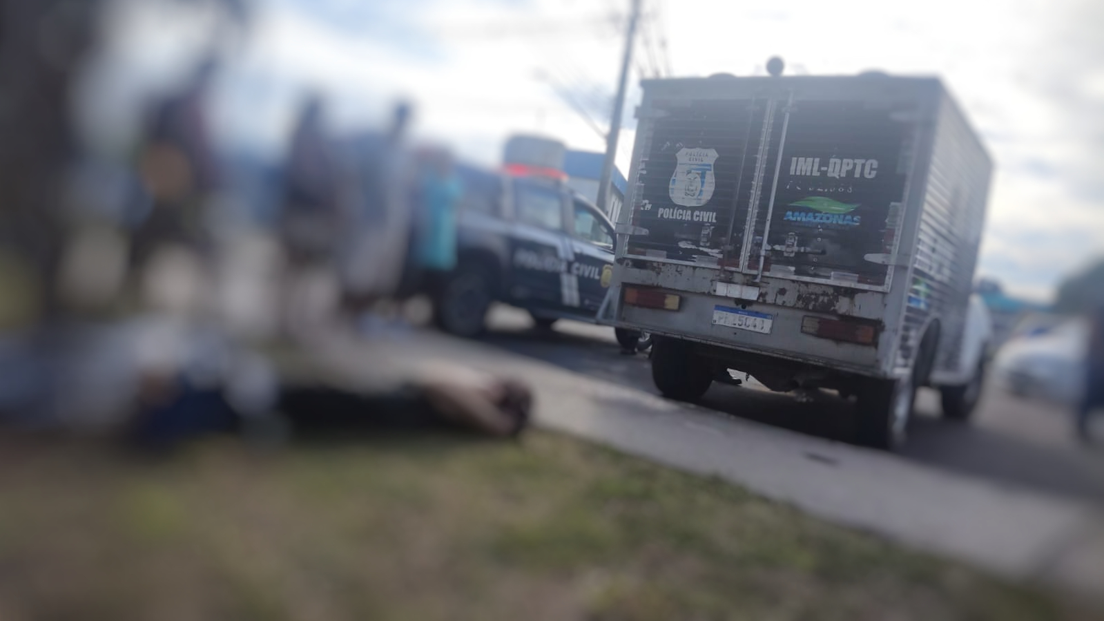 Homem achado em igarapé foi morto com facadas na cabeça em Manaus