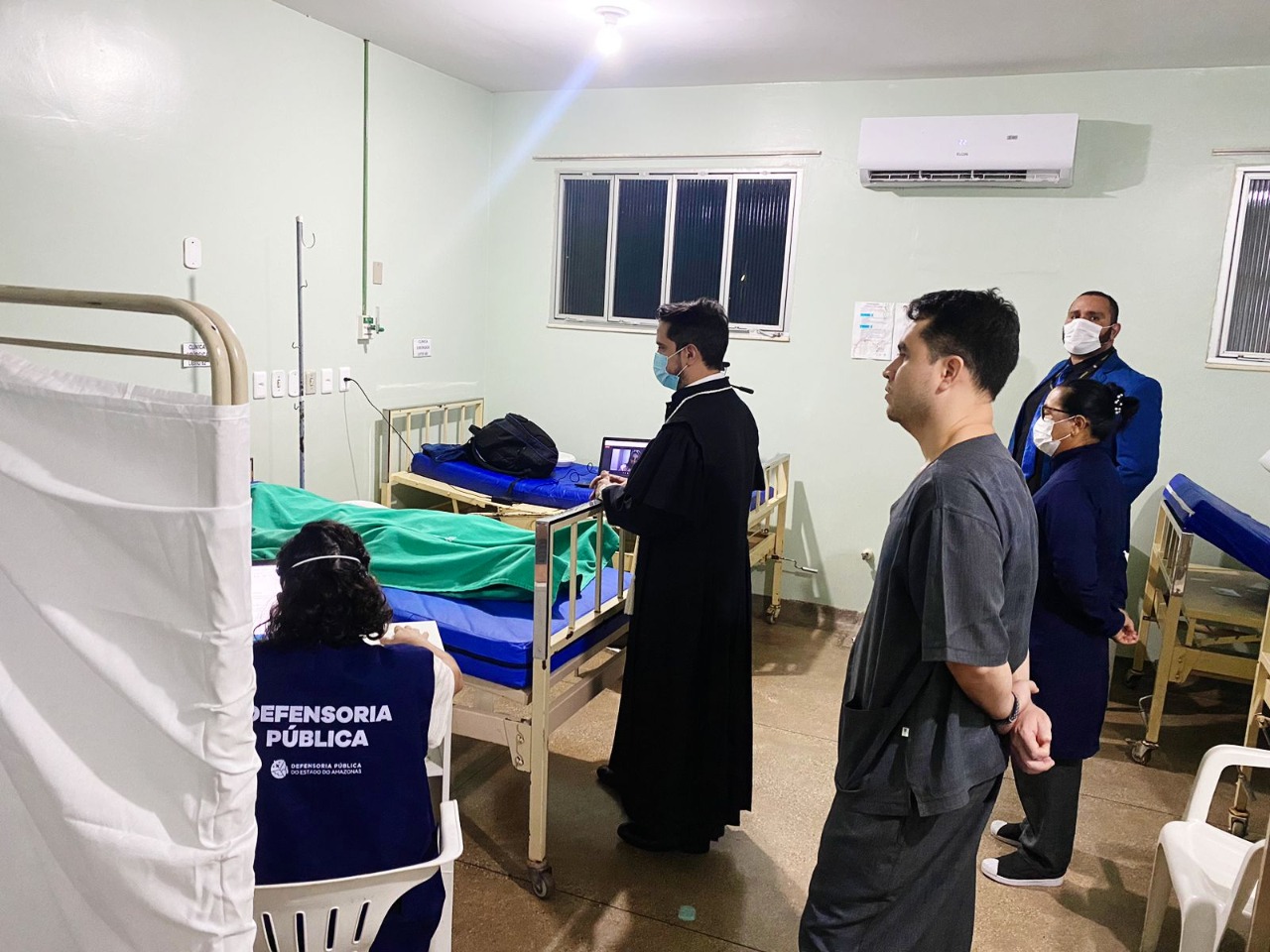 Preso que trocou tiros com PMs no Amazonas passa por audiência do hospital