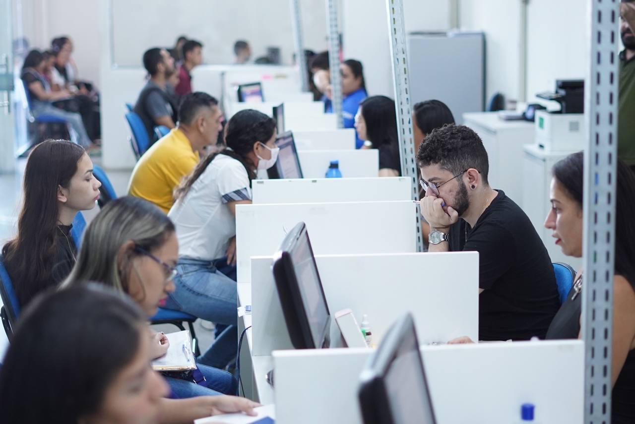Sine Amazonas começa semana com quase 400 vagas de emprego; Confira
