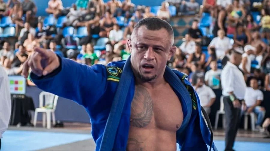 Alexandre mantém prisão de ex-lutador de MMA condenado por agressão à noiva