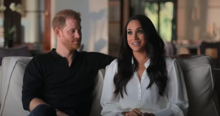 Rei Charles convida príncipe Harry e Meghan para sua coroação, diz site