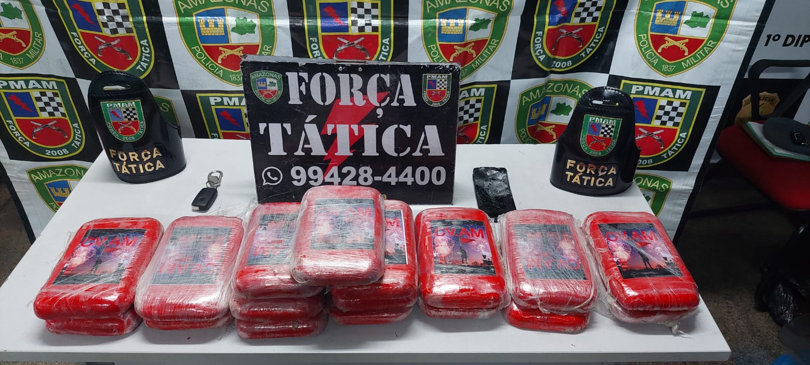 Homem é preso com drogas marcadas com nome de facção em Manaus