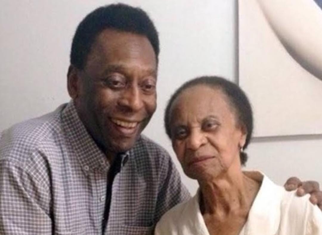 Mãe de Pelé tem 100 anos e vive com a filha em Santos