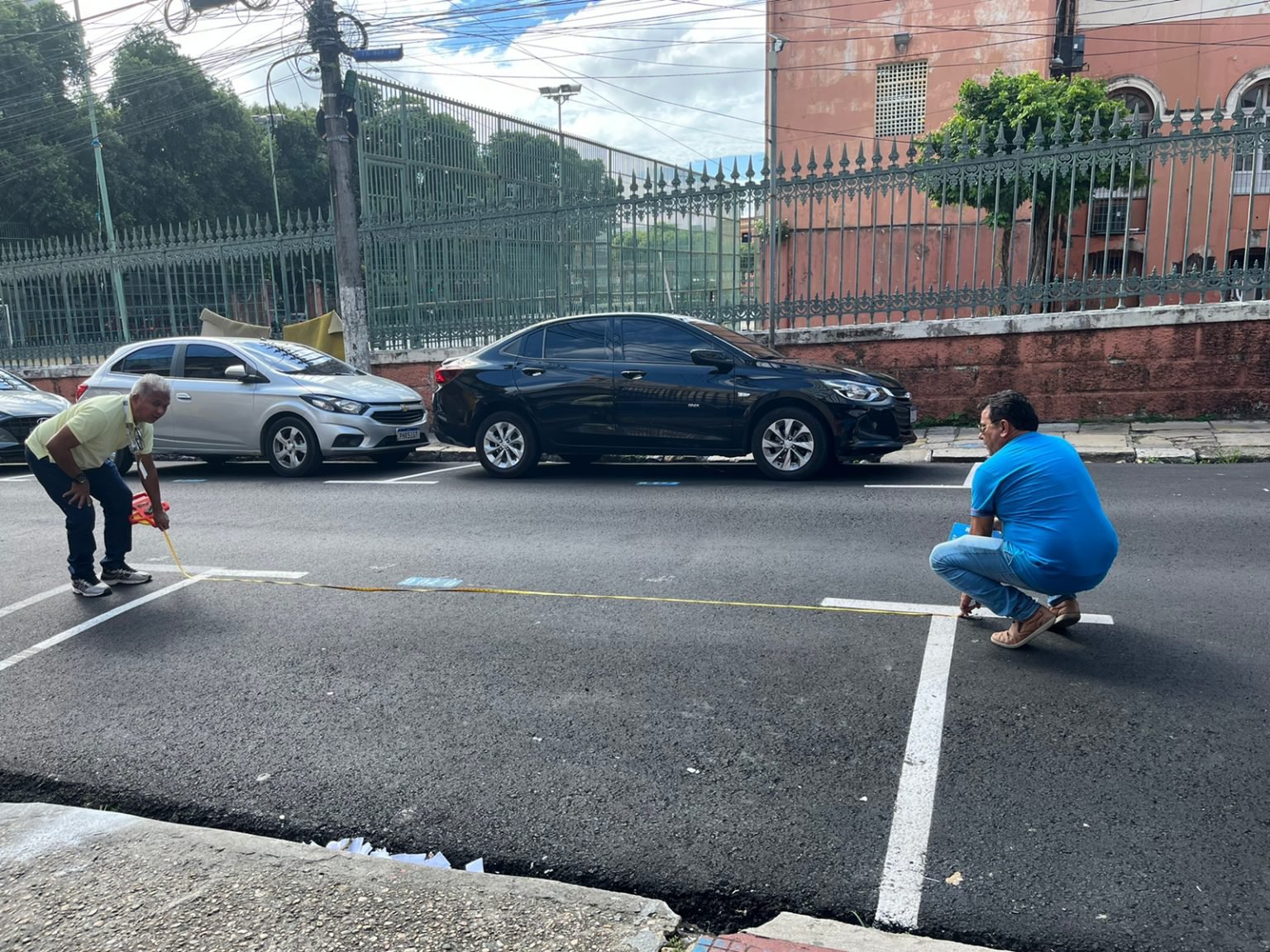 Tamanho de vagas do Zona Azul é fiscalizado no Centro de Manaus
