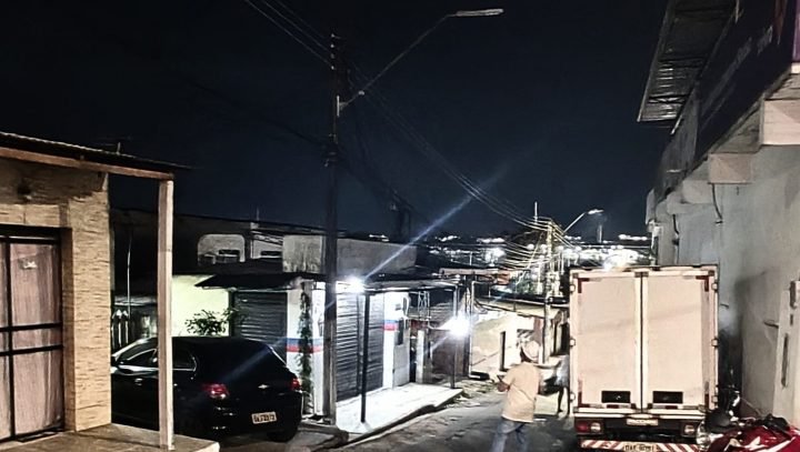 Mais de 60 postes de iluminação estão apagados na zona Leste de Manaus