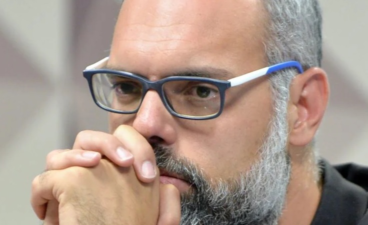 Ministério da Justiça aciona EUA e Interpol por extradição do bolsonarista Allan dos Santos