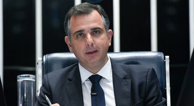 Pacheco diz que atos golpistas devem sofrer rigor da lei, e Dino diz que invasores não vão prevalecer