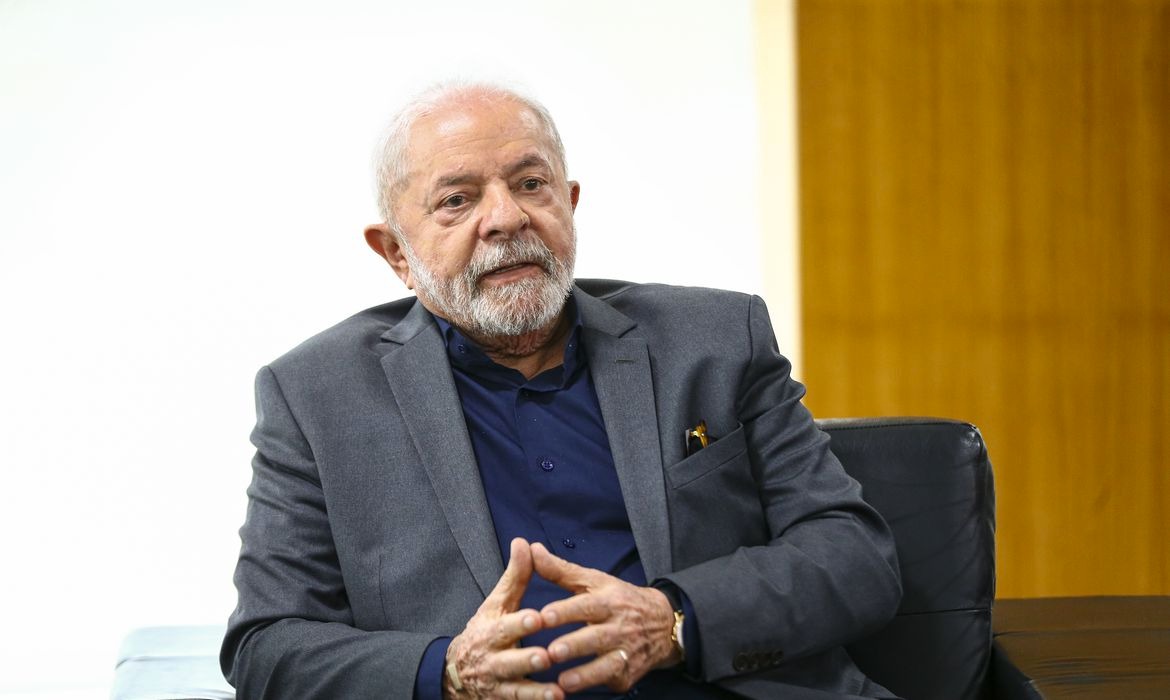 Lula conversa com líderes estrangeiros sobre atos antidemocráticos