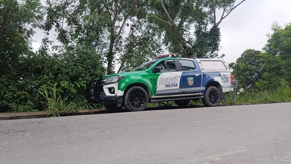 Catadores de recicláveis encontram feto jogado em lixeira de Manaus