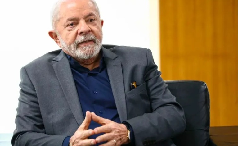Lula destitui diretores da EBC após emissora chamar vândalo de manifestante
