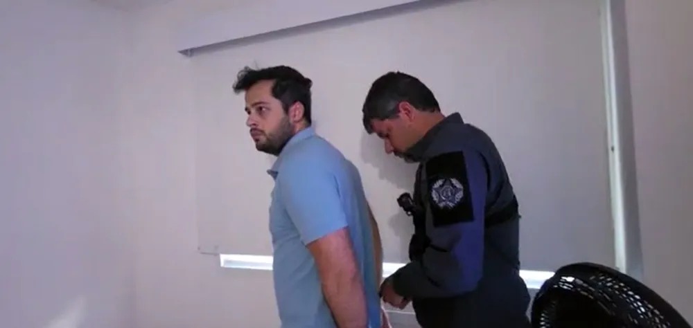 Médico indiciado por abuso sexual contra pacientes tem prisão mantida