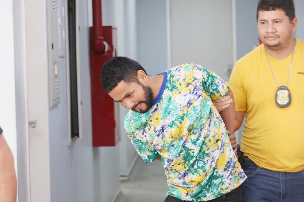 Homem que usava tornozeleira por status é preso por furtar condomínio em Manaus