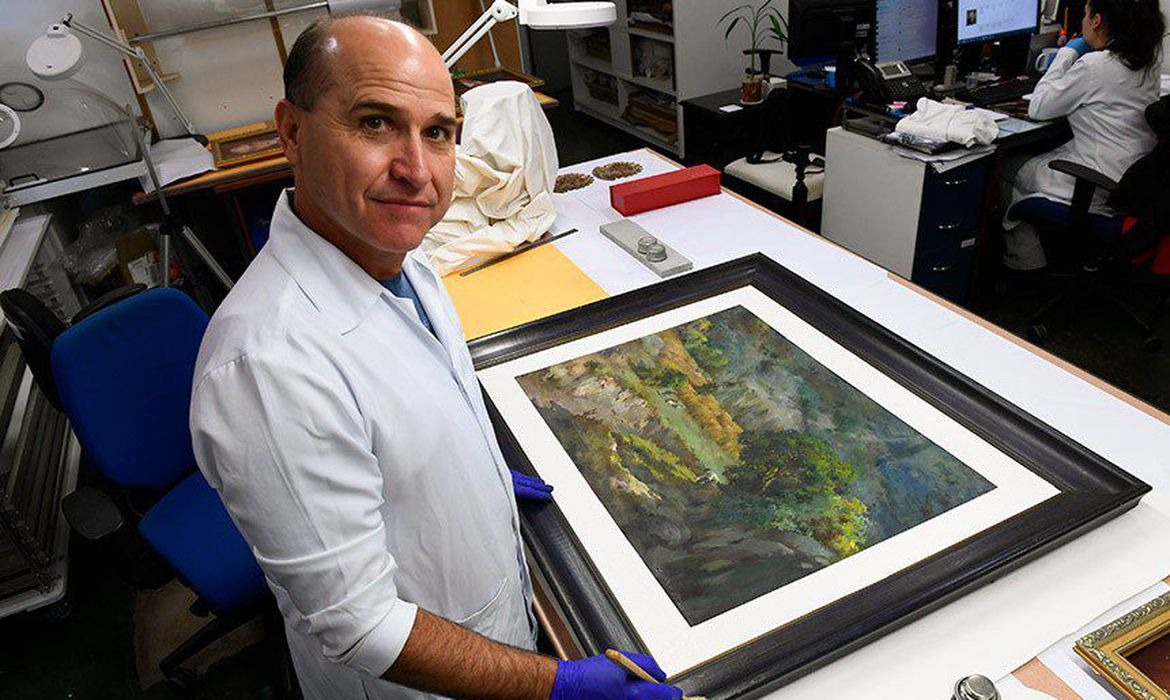 Senado conclui 1ª restauração de obras danificadas em atos bolsonaristas