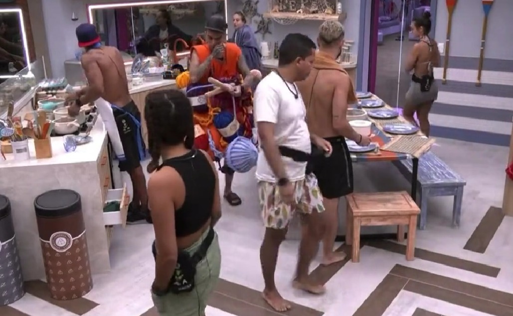 Na Xepa, Bruna Griphao e Ricardo entram em conflito por ovos; vídeo