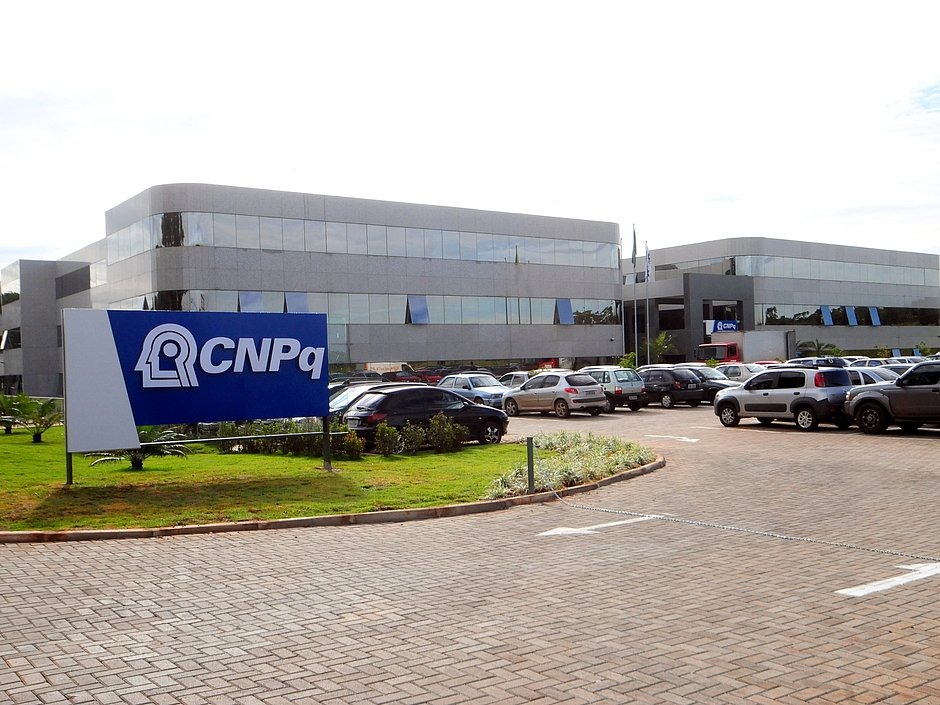 CNPq regulariza pagamento de bolsas de pós-graduação
