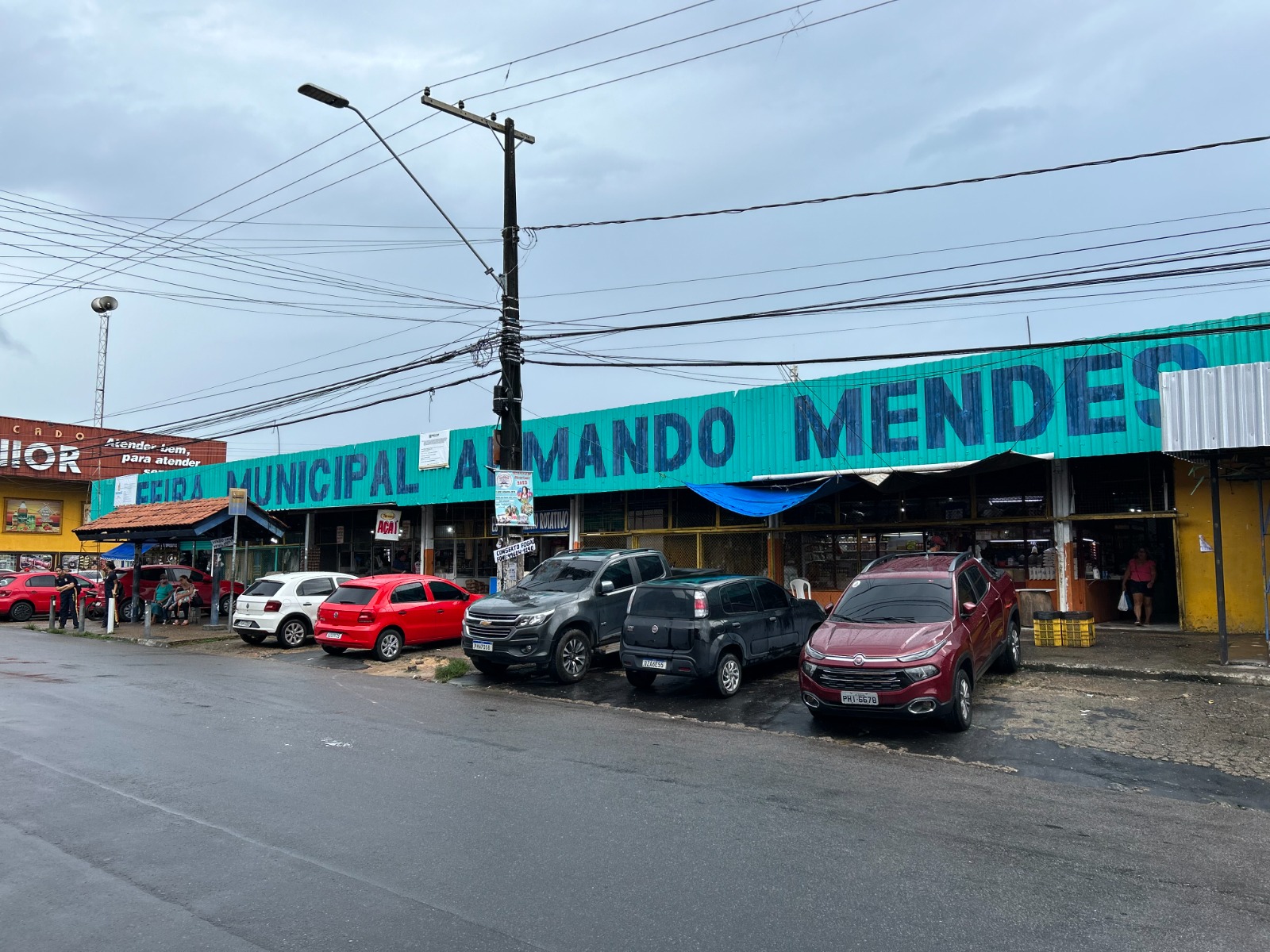 Feira do Armando Mendes passa por reforma em Manaus
